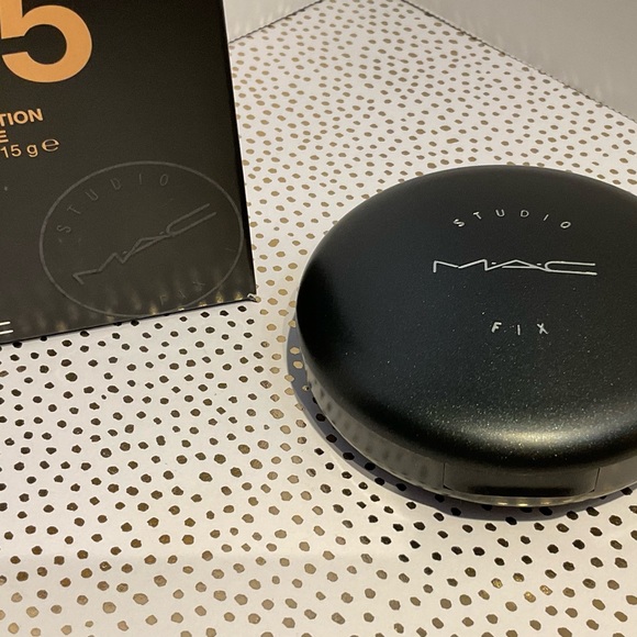 MAC Studio Fix Powder Plus Foundation C4.5 - Picture 3 of 11